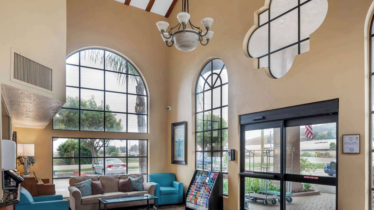 Camarillo Hotel | Quality Inn & Suites Camarillo - Oxnard