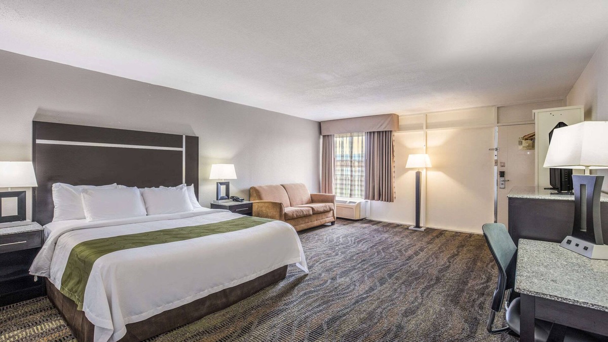 Thomasville Hotel | Quality Inn & Suites Conference Center