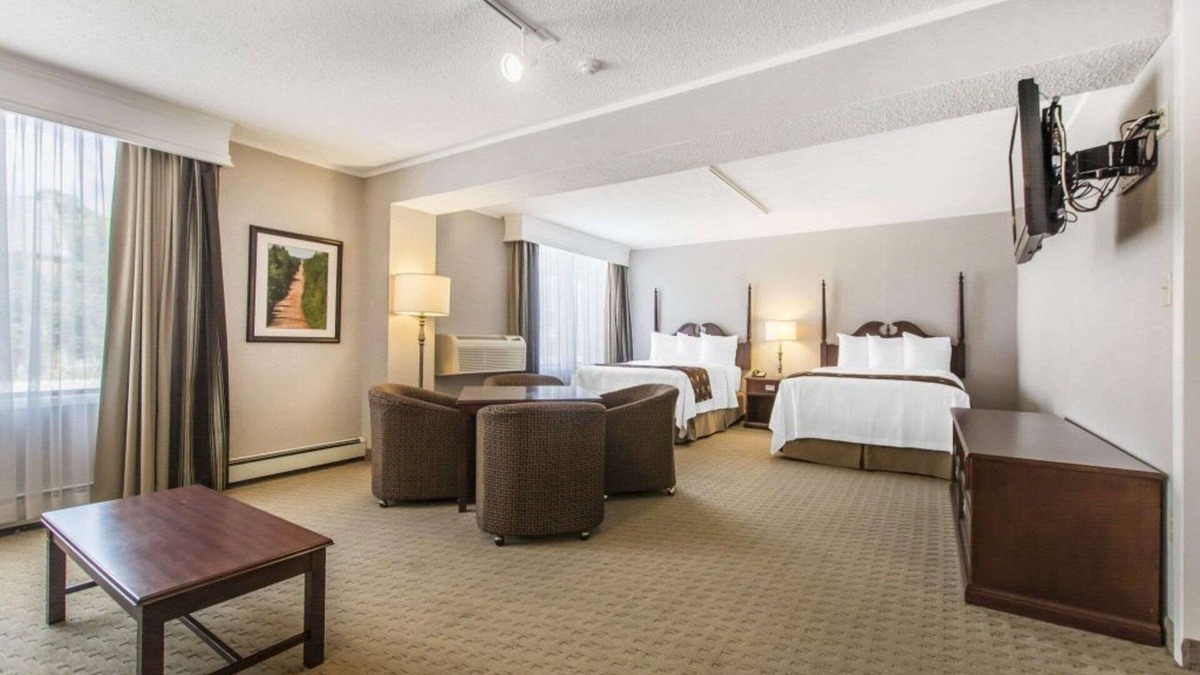 Charlottetown Hotel | Quality Inn & Suites Downtown