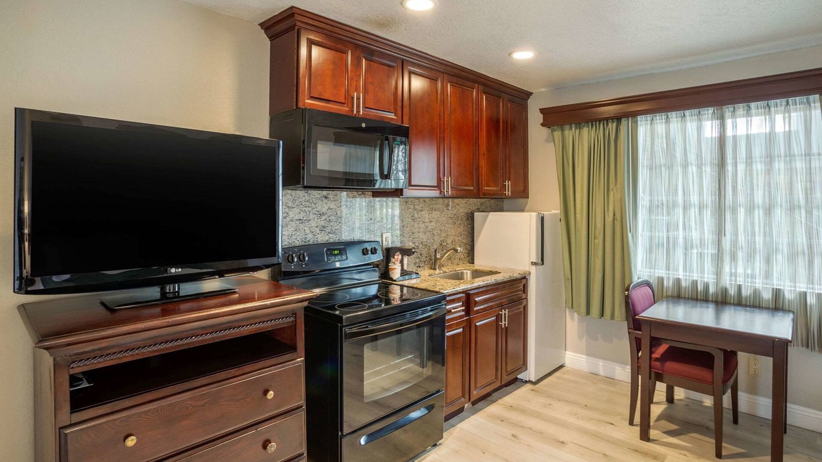 El Cajon Hotel | Quality Inn & Suites El Cajon San Diego East