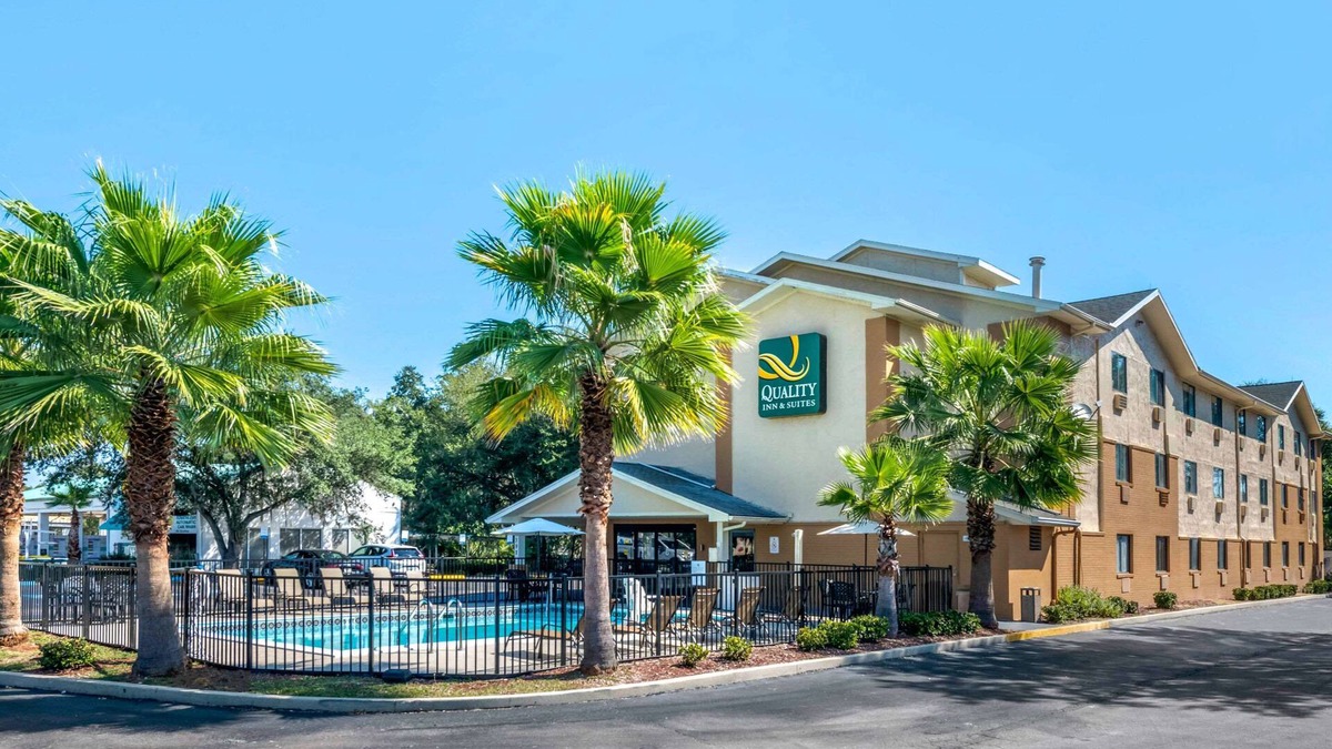 Leesburg Hotel | Quality Inn & Suites Leesburg Chain of Lakes