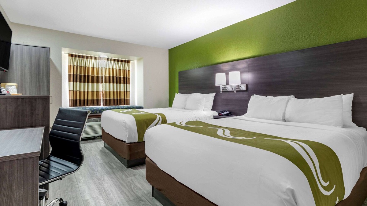Longview Hotel | Quality Inn & Suites Longview I-20