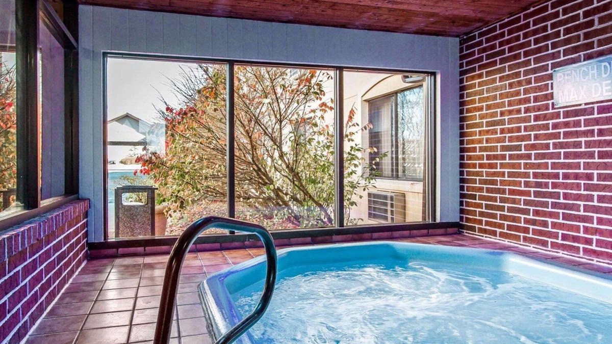 Ottumwa Hotel | Quality Inn & Suites Ottumwa North