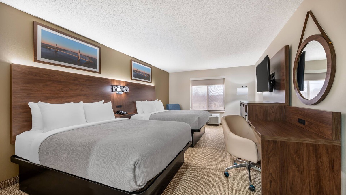 Richland Hotel | Quality Inn & Suites Rockport - Owensboro North (GOLD AWARD WINNER)