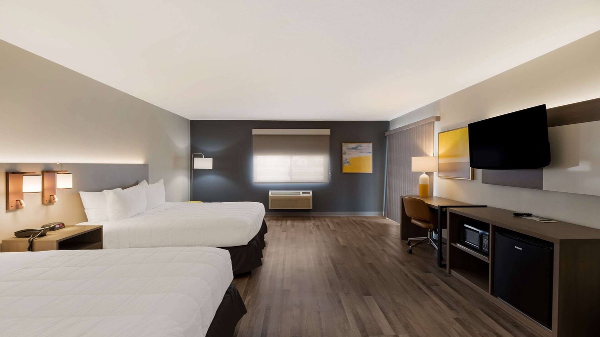 Artesia Hotel | Quality Inn & Suites