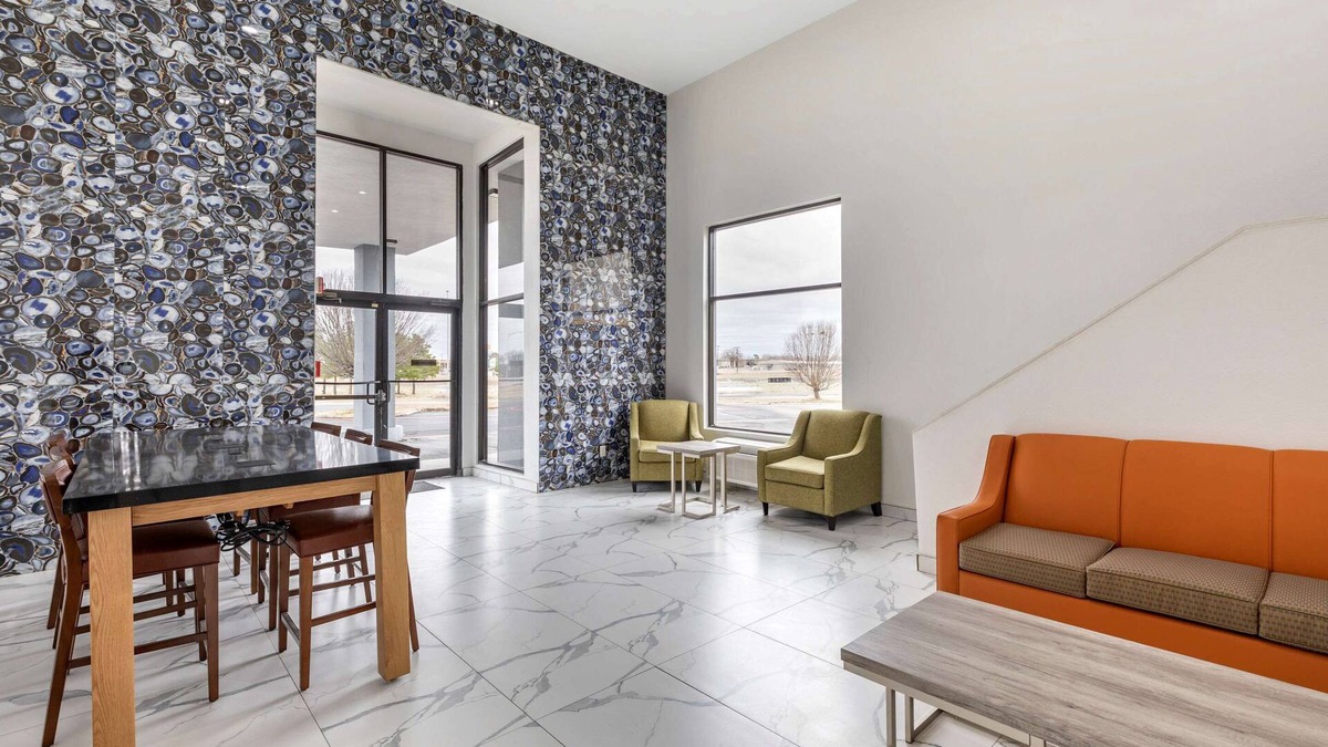 Sulphur Springs Hotel | Quality Inn & Suites Sulphur Springs