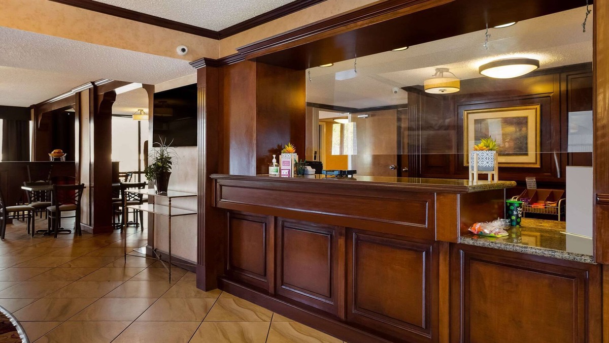 West Helena Hotel | Quality Inn & Suites