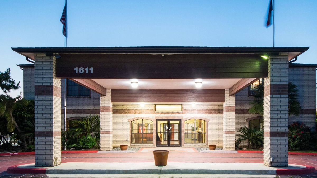 San Marcos Hotel | Quality Inn University near Downtown
