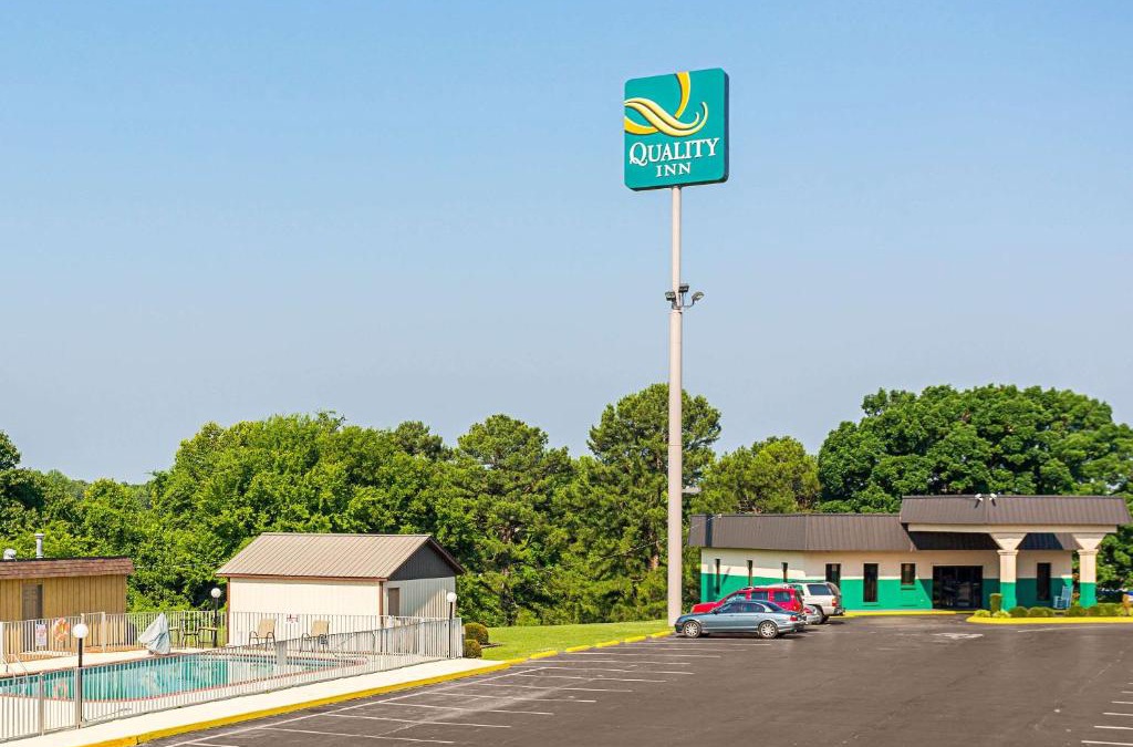 Hurricane Mills Hotel | Quality Inn