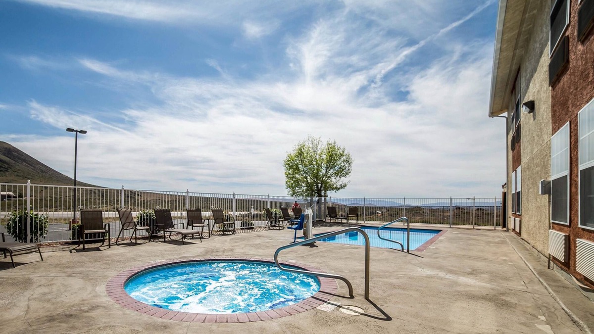 Hurricane Hotel | Quality Inn Zion Park Area