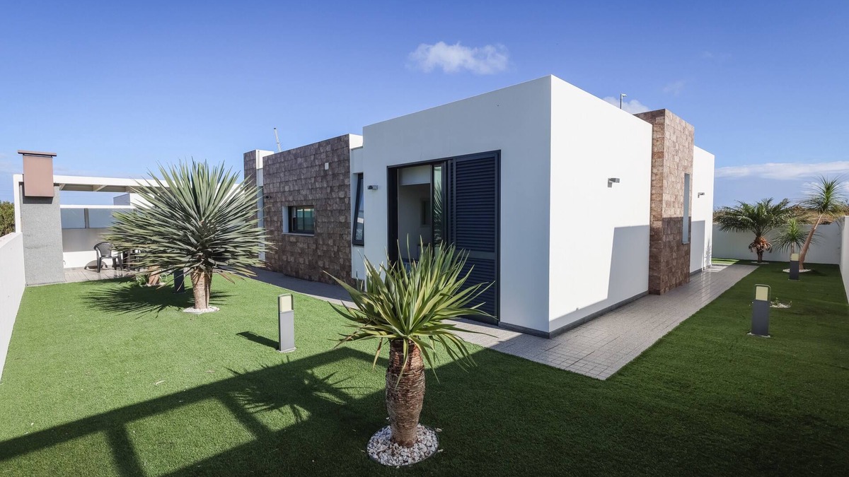 Cabeco da Ponta Villa | Quality villa, easy distance to beach|Vila Diana