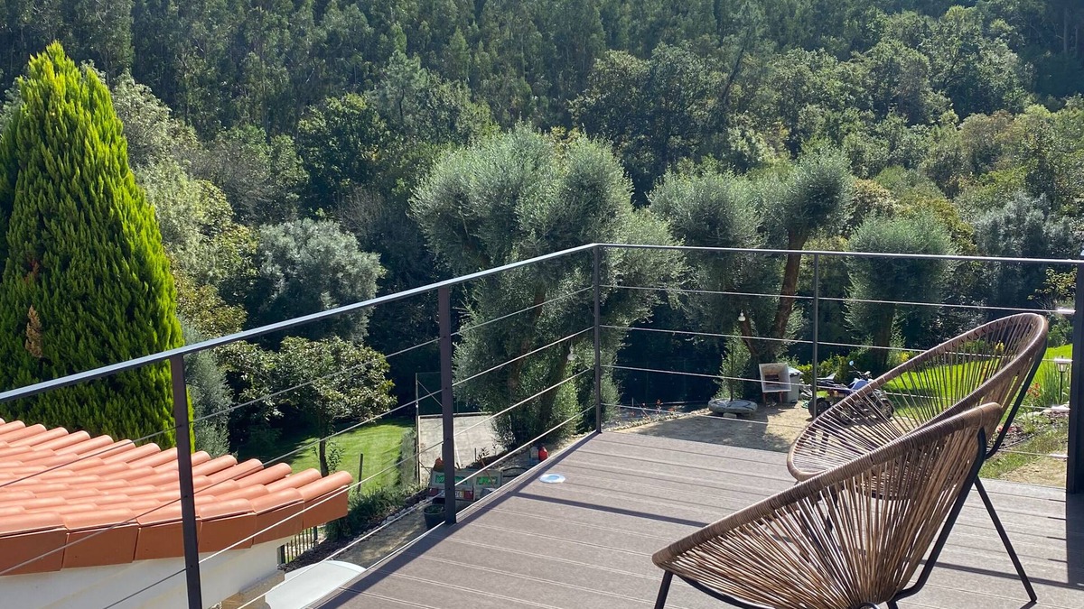 Arcos de Valdevez Villa | Quarto Elevado - by Quinta do ribeiro