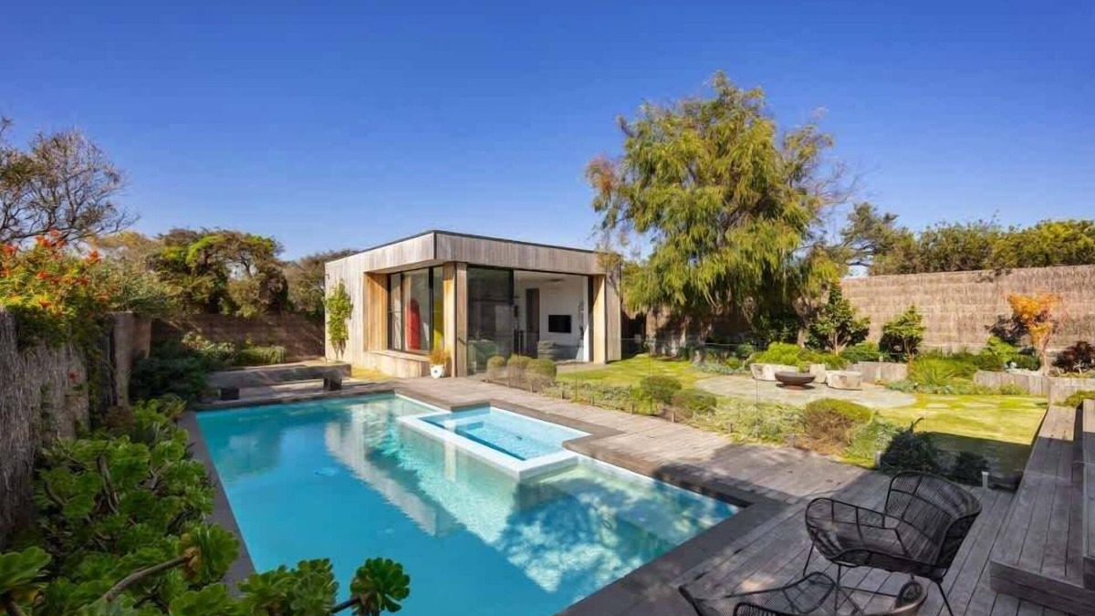 Blairgowrie House | *Quay*-Walk to beach, Gas Heated Pool, Spa, Tramp