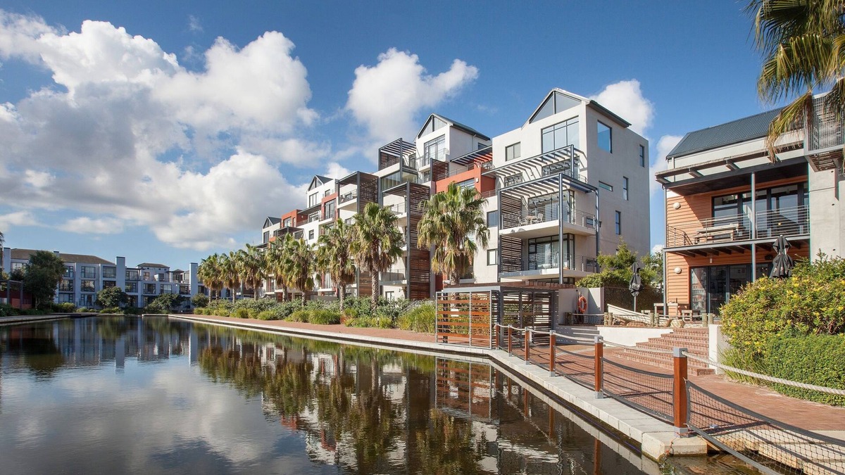 Century City Apartment | Quayside 301 by CTHA