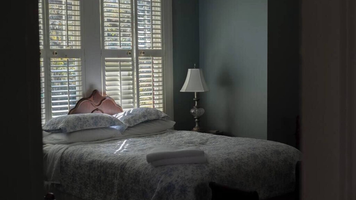 Monticello Bed & Breakfast | Queen Anne Room at Avera-Clarke