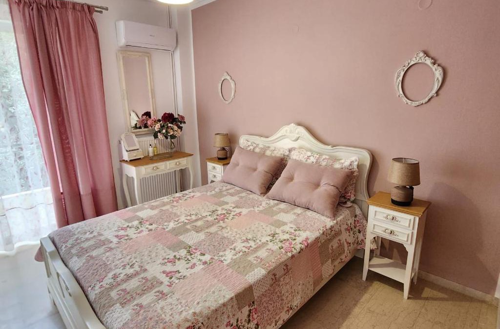 Antikyra Apartment | Queen Aspri apartment 3' min to the beach!