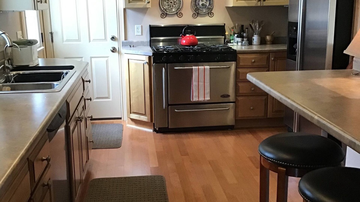 Culver House | Queen bed for 1 person in the Soho district in beautiful Culver, Indiana.