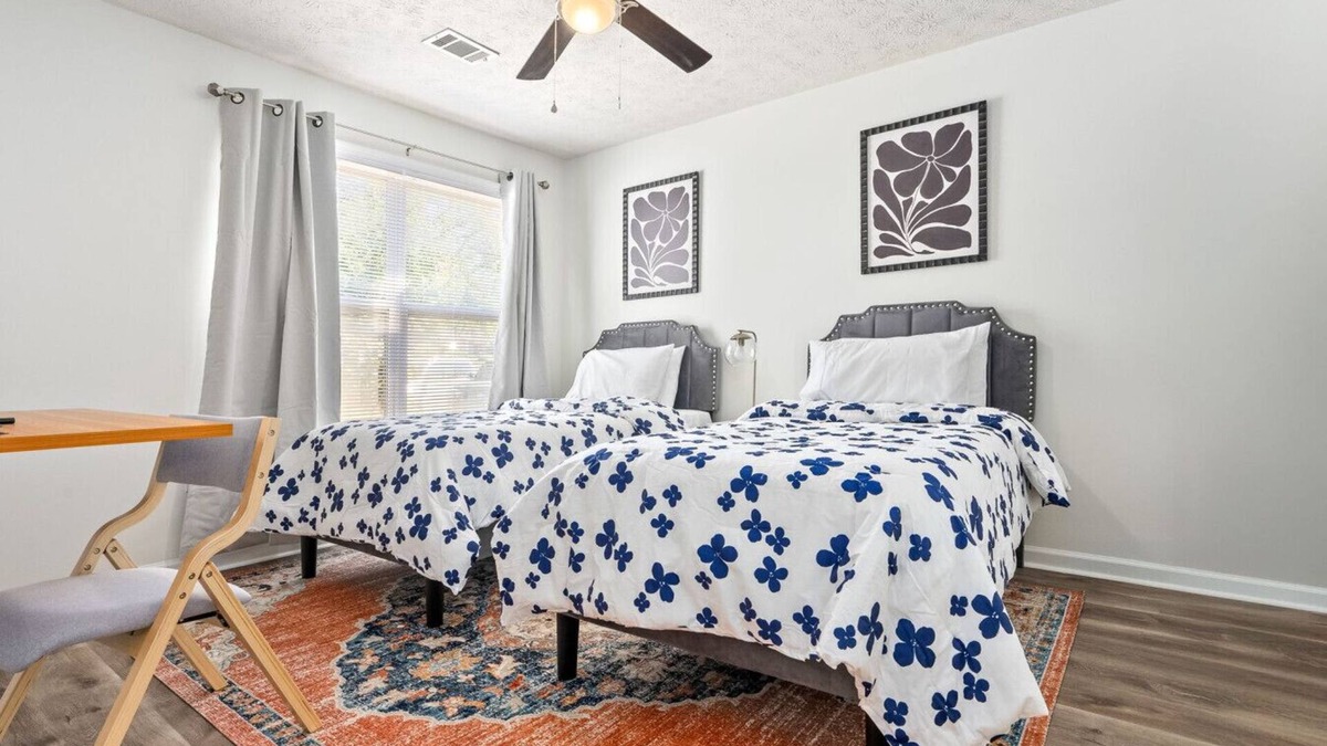 Auburn Apartment | Queen Bedroom inside a 4 BR Condo/New AU Oasis