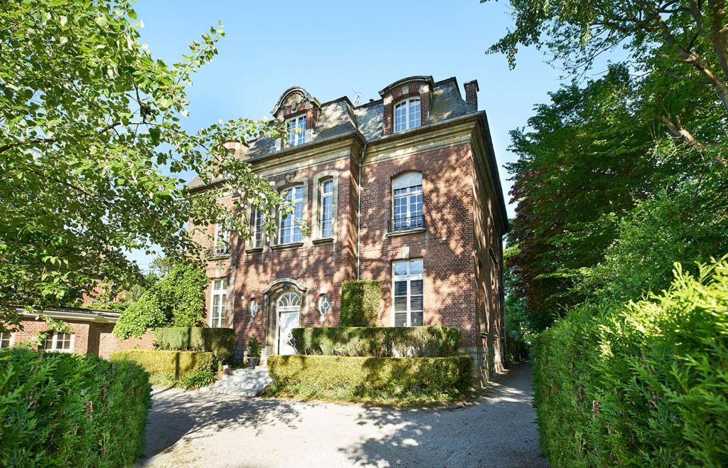 Sart-Babylone Bed & Breakfast | Queen Christine