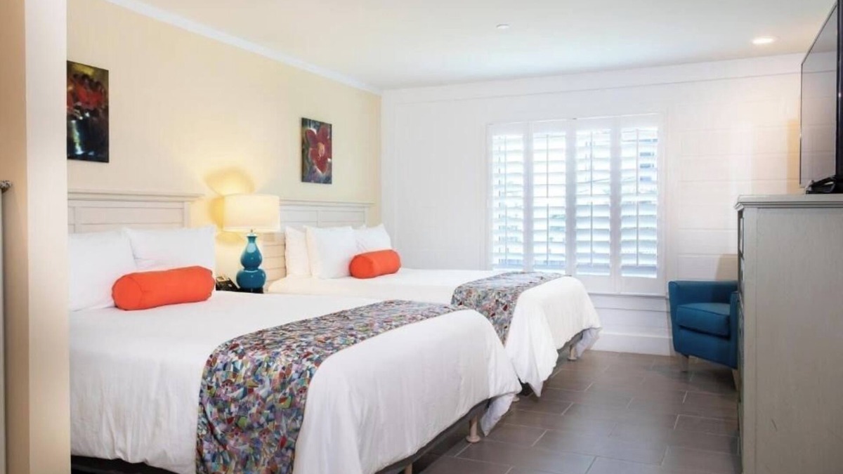 Christiansted Hotel | Queen Dream Stay | 4 Rooms + Skyline, Street Eats & Galleries