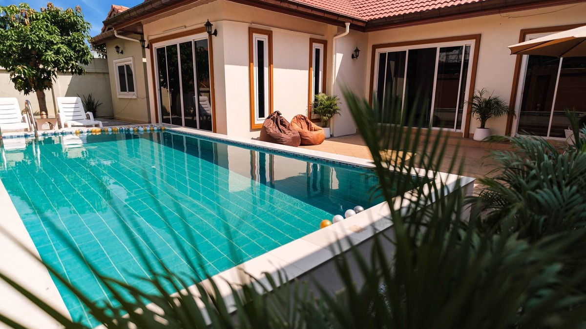 Central Pattaya Villa | Queen Massarossa Pool Villa Pattaya-25