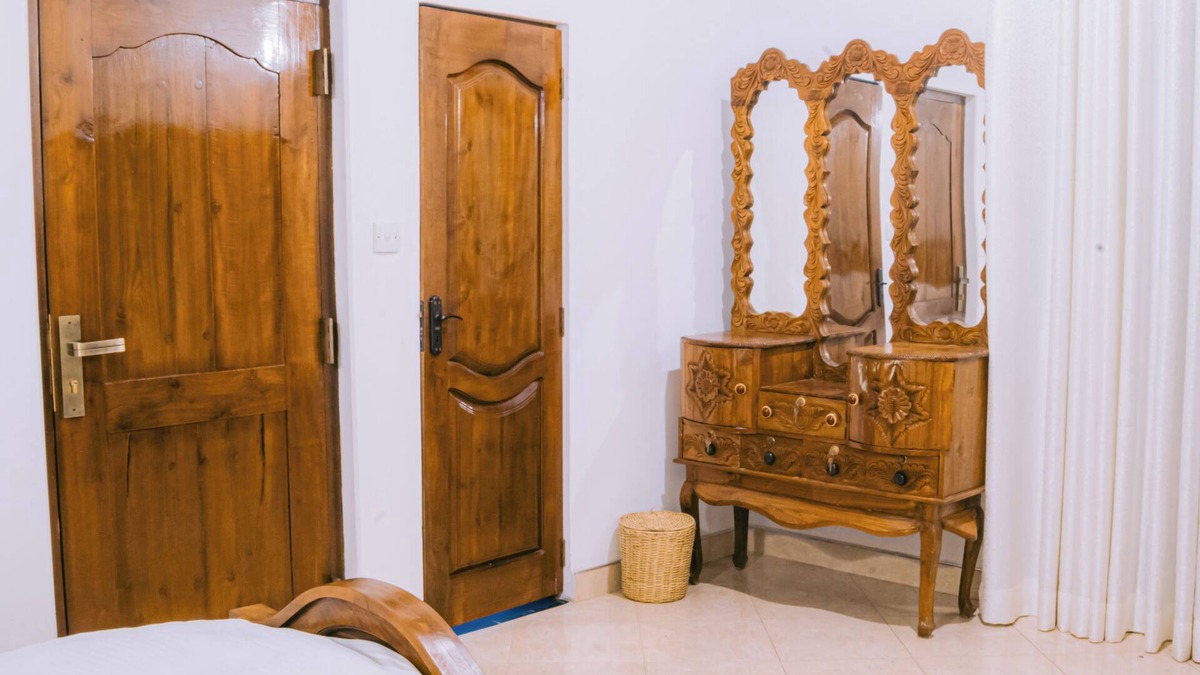 Katana Villa | Queen Room With Balcony View + 2 Single Size Beds
