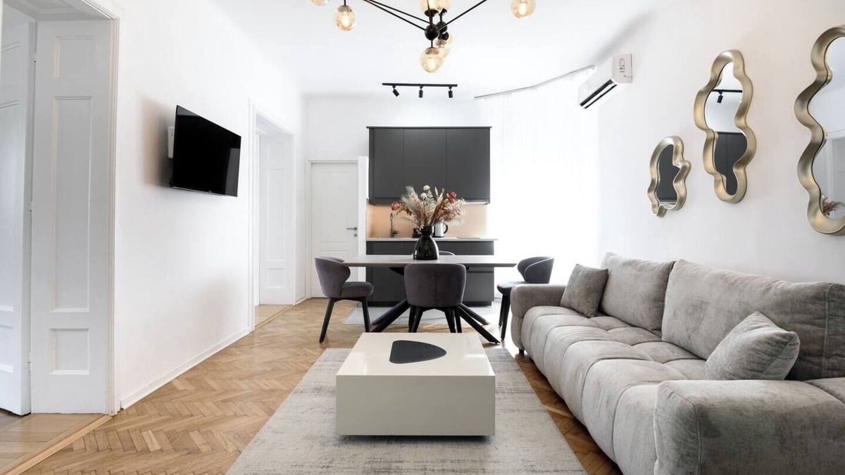 Sarajevska Apartment | QUEEN's apr-10min. by walk to Knez M. with P.
