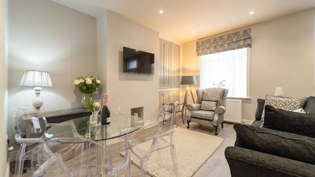 Nelson House | Queen`s Cottage Barrowford