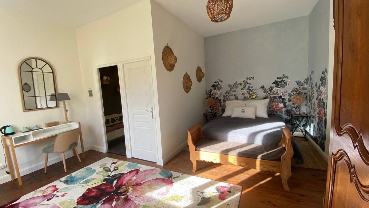 Entraygues-sur-Truyere House | Queen-Superior-Wet room-Park view
