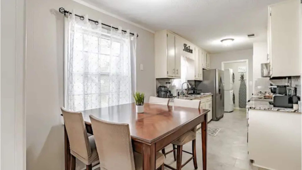 Mobile House | Queen's Palace