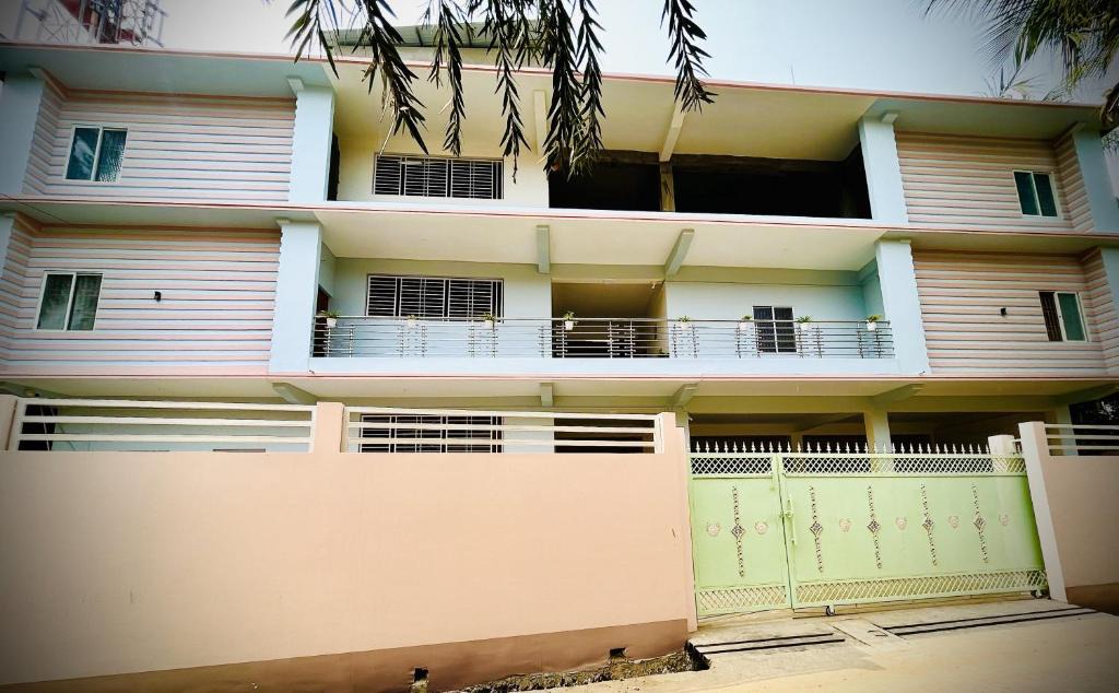 Sualkuchi Hotel | Queen's Residency