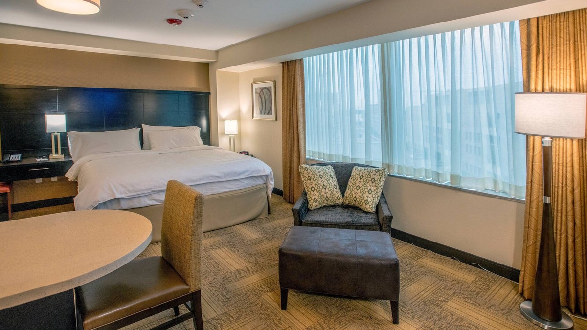 Civic Center Apartment | Queen Studio in Downtown! Shared Hot Tub + Pool Access