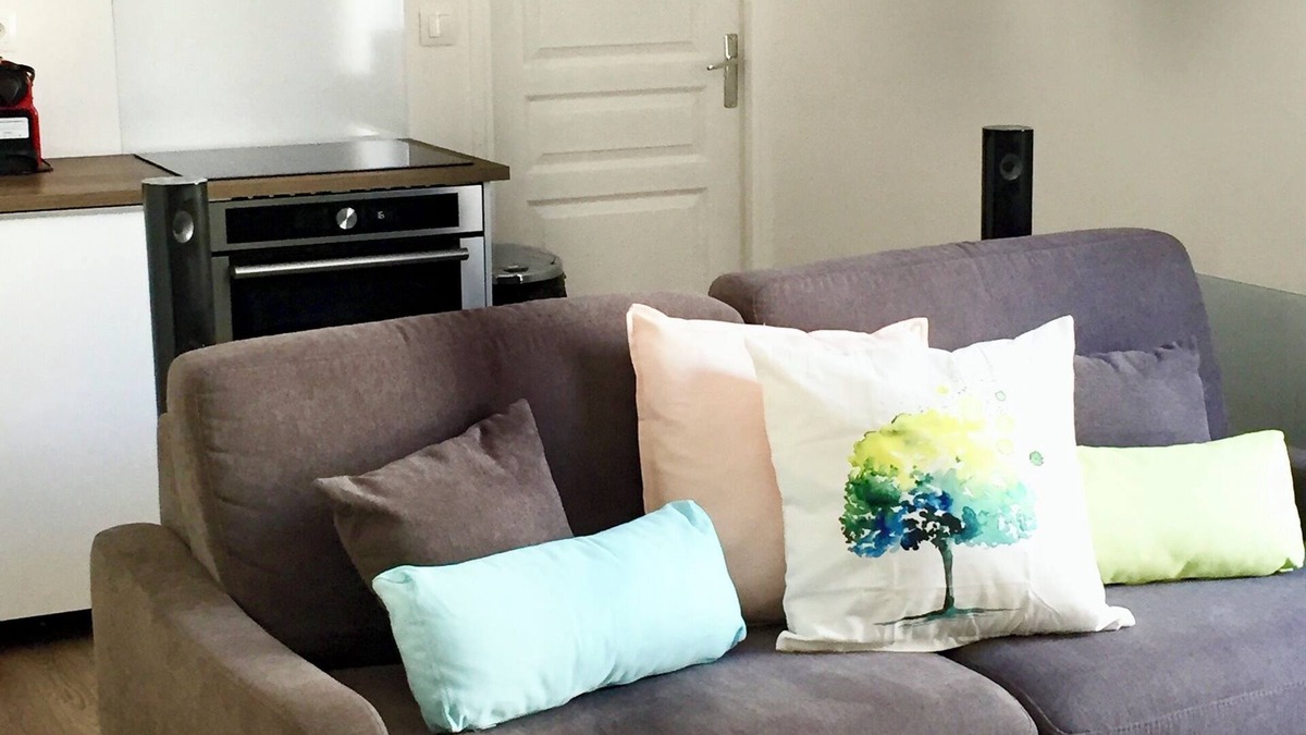 Saint-Vincent-de-Paul Apartment | QUEEN SUITE nnDelightful 2-bedroom apartment with WiFi in Paris