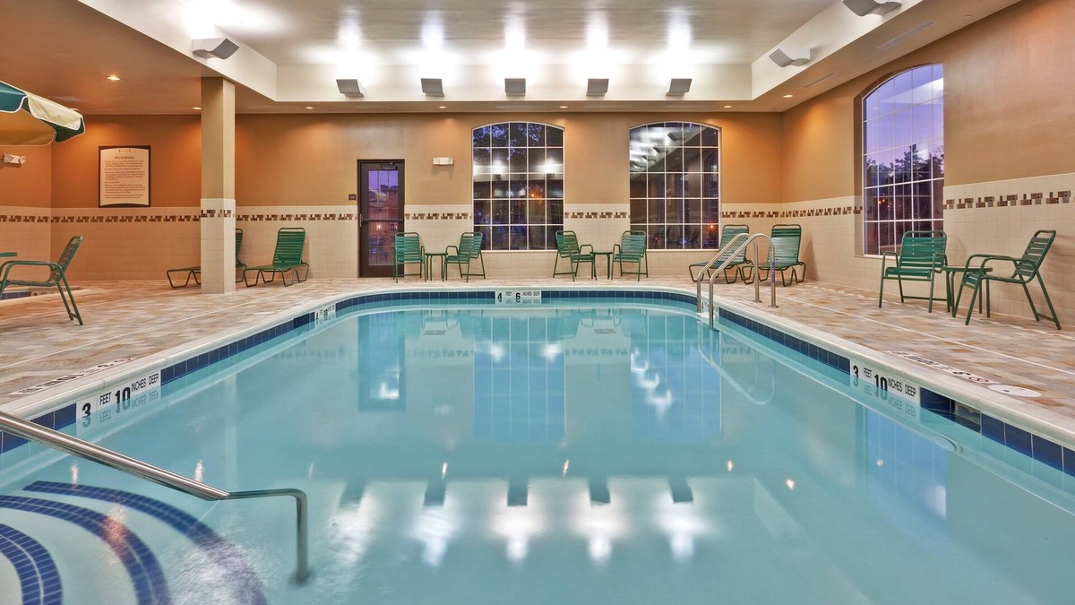 Rochester Condo | Queen Suite with In-Suite Conference Space Near the University of Rochester