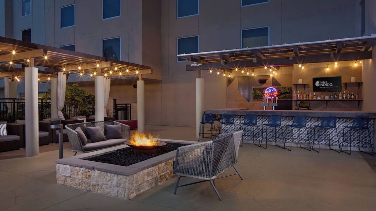 Red River Cultural District House | Queen Twins Adventure, Hotel Indigo Austin, Family Pool Time, 2 Rooms
