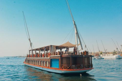Luxor Boat Rental | Queens By TIME