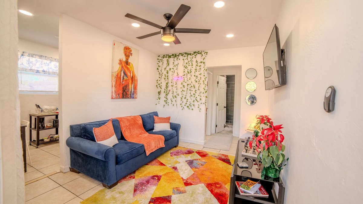 Overtown Condo | Queens Cozy Condo near Downtown/Airport with WiFi, AC in charming Miami