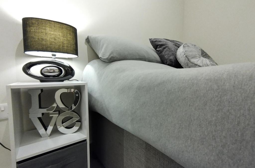 Pembroke Dock Apartment | Queens Holiday Basement