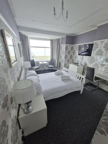 Bispham Bed & Breakfast | Queens Plaza Hotel
