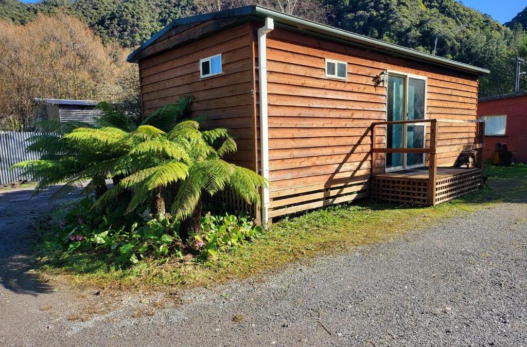 Queenstown Apartment | Queenstown Copper Country Cabins