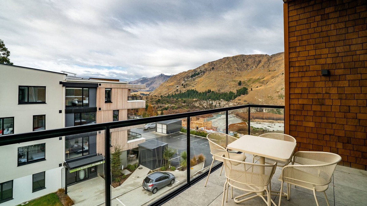 Arthur's Point Cottage | QUEENSTOWN MOUNTAIN HEAVEN - ARTHURS POINT HOLIDAY APARTMENT in Queenstown