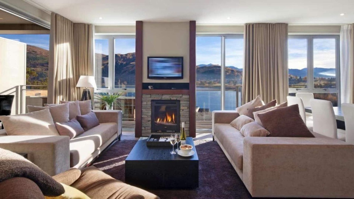 Kelvin Heights Apartment | Queenstown Village Apartments