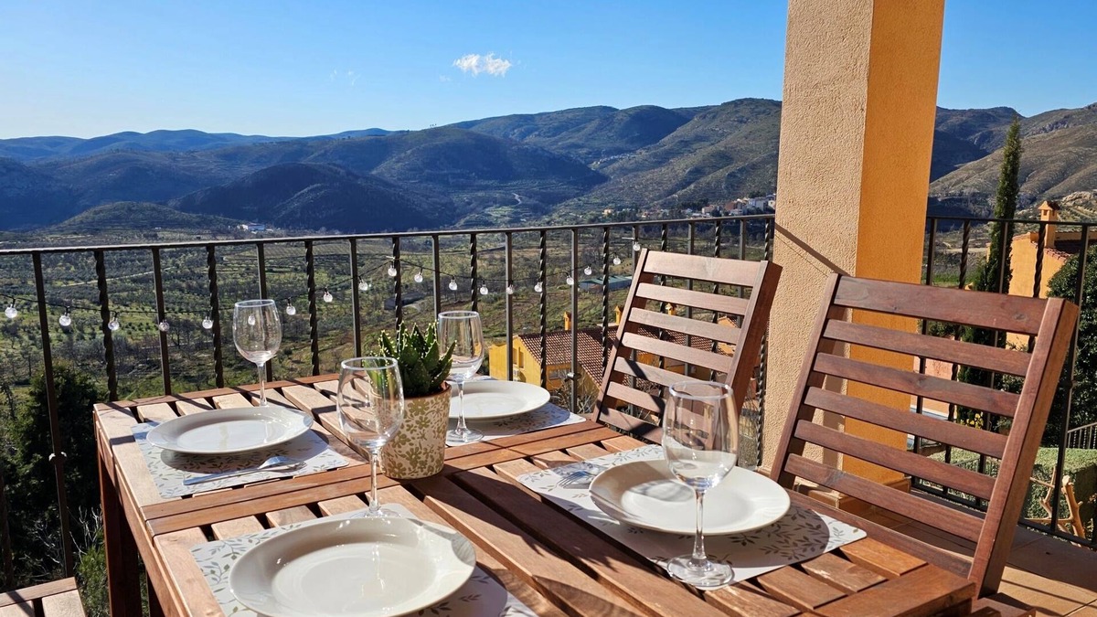 Toras House | Quiet townhouse in the Alto Palancia
