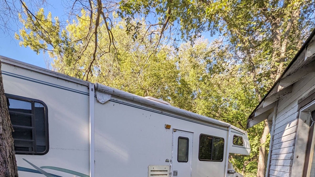 Grant County House | Quick stay? Come to Hideaway! RV that sleeps all your out of town guests!