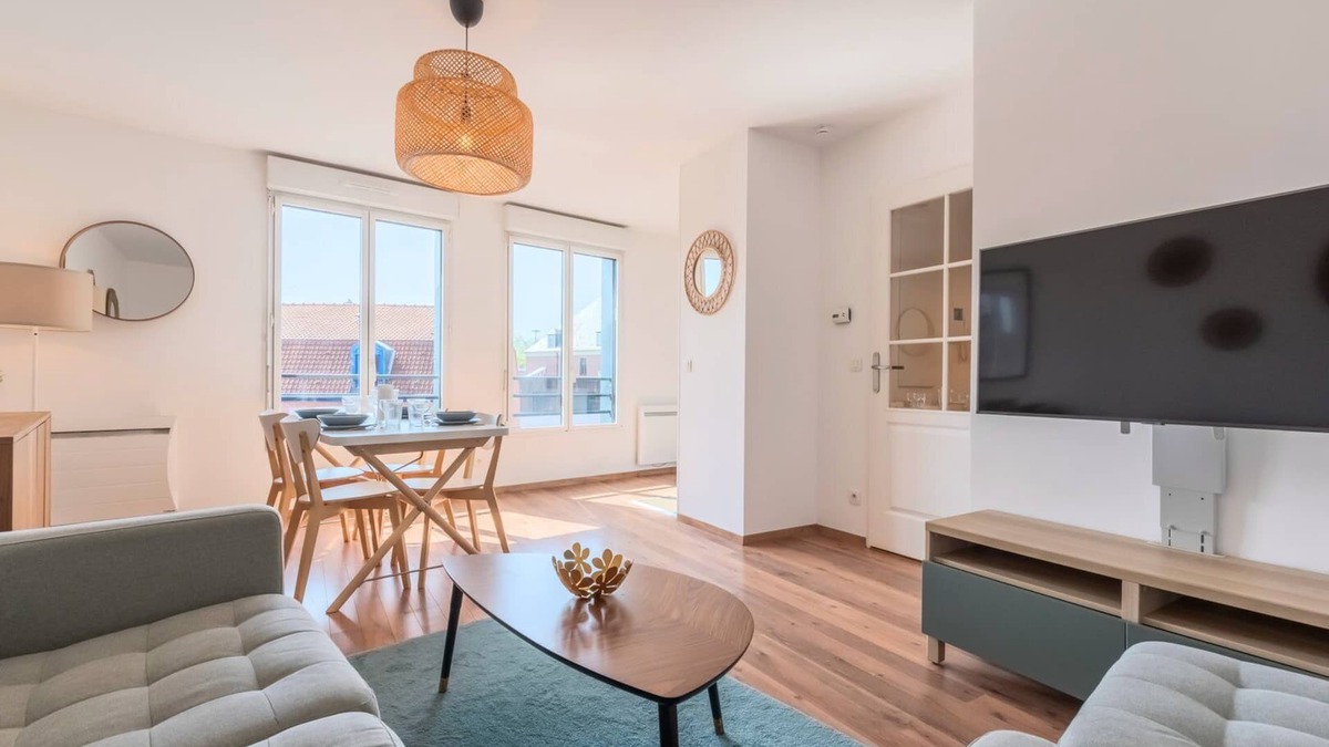 Old Lille Apartment | Quiet 1 bedroom flat, Vieux Lille + parking