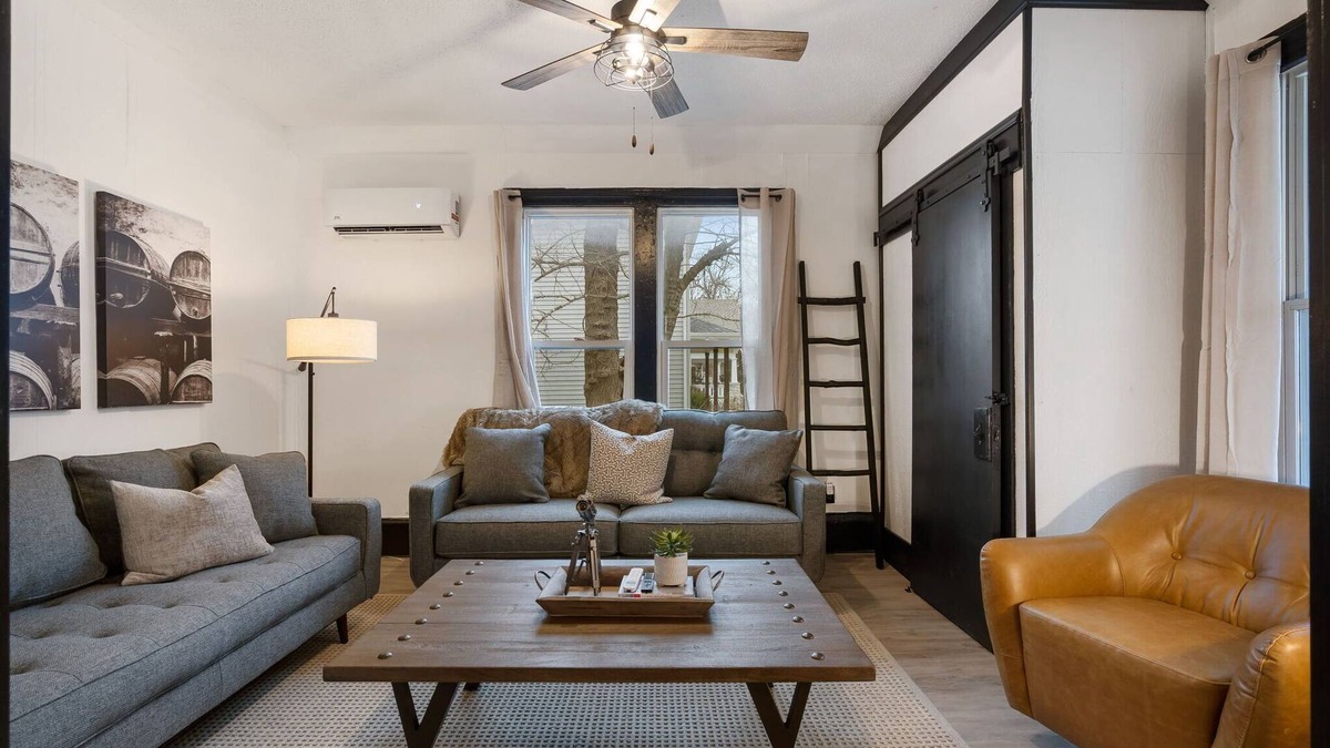 West Central Apartment | Quiet 2 BD Apartment in Downtown