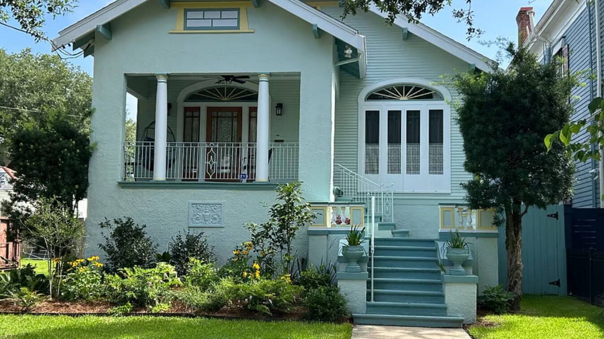 Bayou St. John Apartment | Quiet 2 BDRM/1 Bath with swimming pool