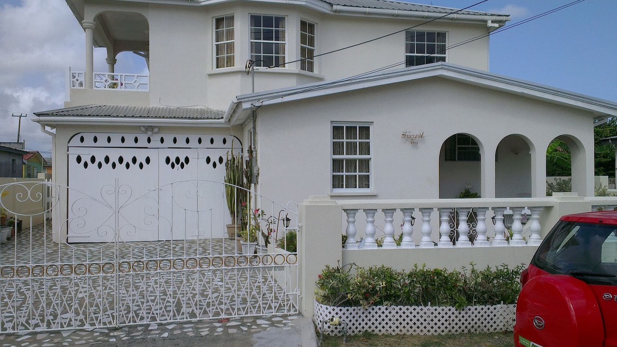 Oistins Apartment | Quiet 2 Bed Apartment