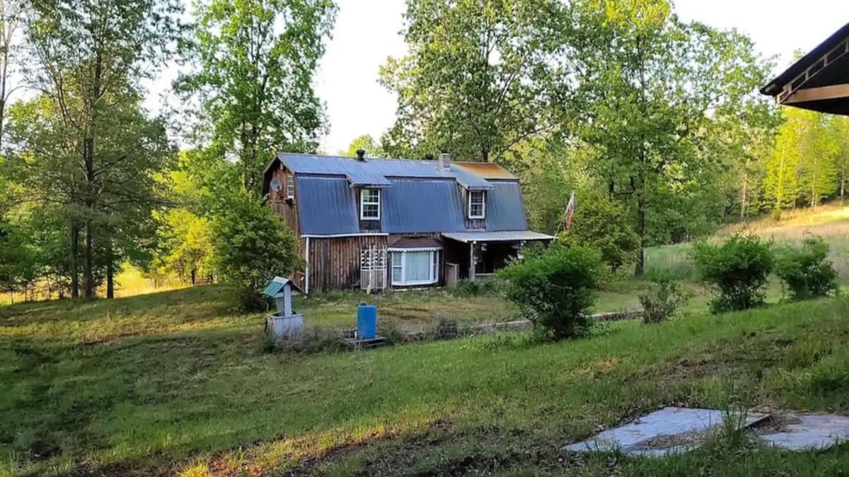 Couch Cabin | Quiet 2 story Cabin on 32 acres near eleven point river