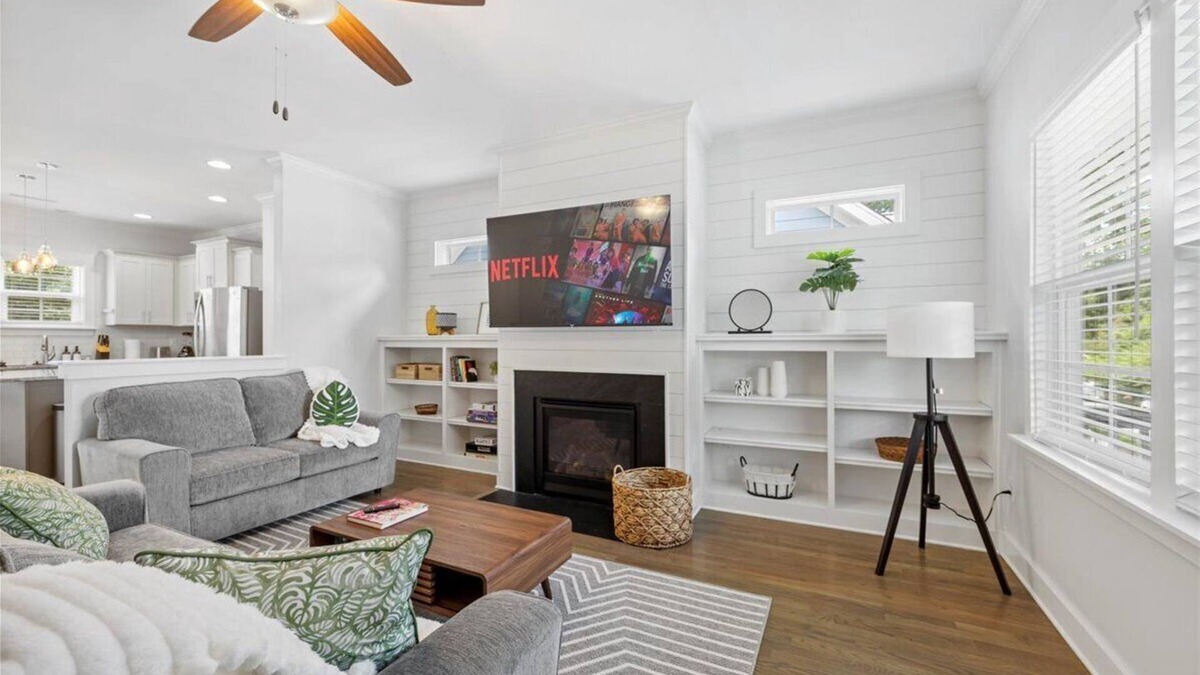 East Durham House | Quiet 3BR/2.5BA with Fenced Yard—10-min drive to Duke University & Downtown